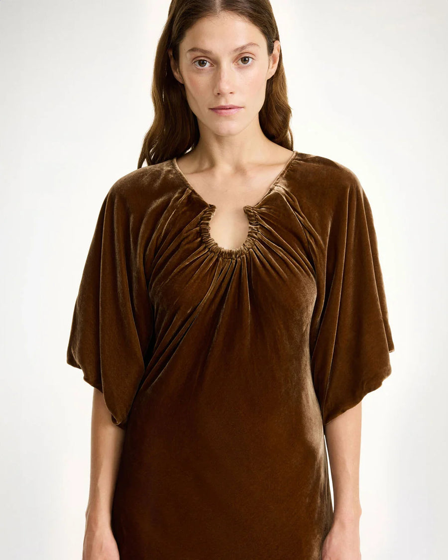 by malene birger Rosae Dress bison brown on figure front