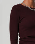 CITIZENS Bina Crewneck burgundy on figure front detail