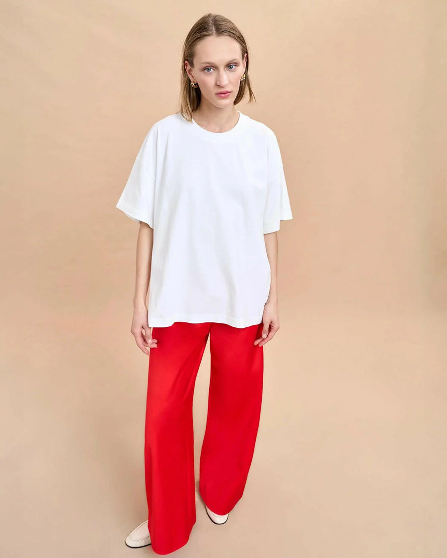 la ligne Richard Oversized Tee white on figure front