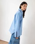 REJINA PYO Parker Shirt Organic Cotton Blue on figure side