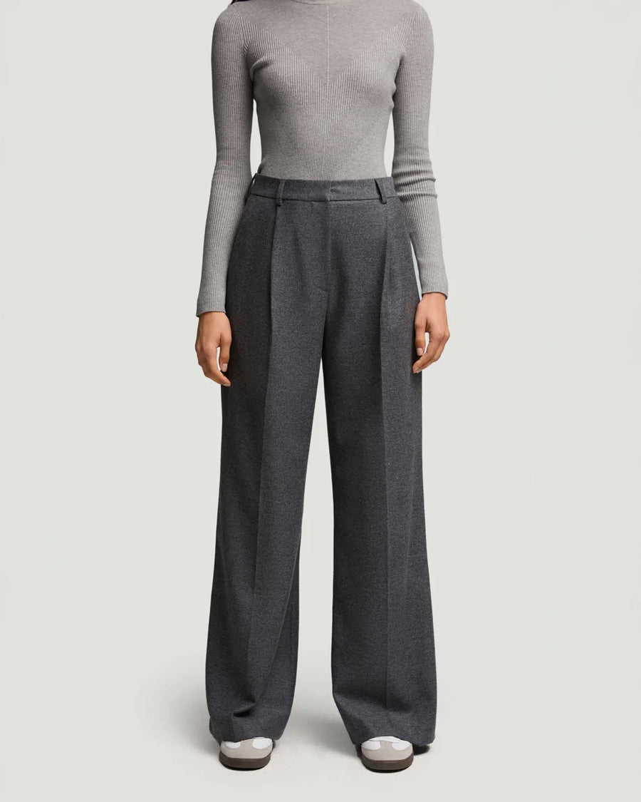 argent Single Pleat Trouser grey melange on figure front