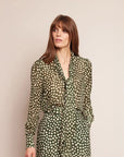 cara cara chili shirt abstract dot green turtledove on figure front