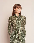 cara cara chili shirt abstract dot green turtledove on figure front