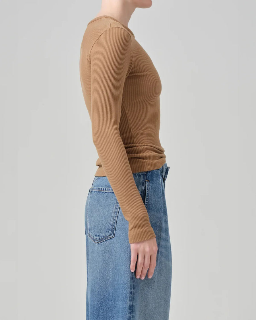 citizens of humanity bina crewneck caramel on figure side