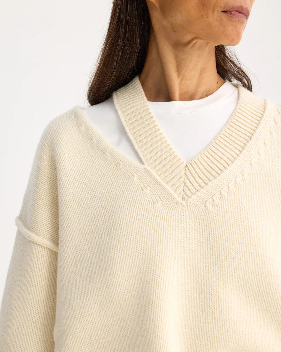 rohe Deconstructed Cashmere Knitted V-Neck off white on figure front