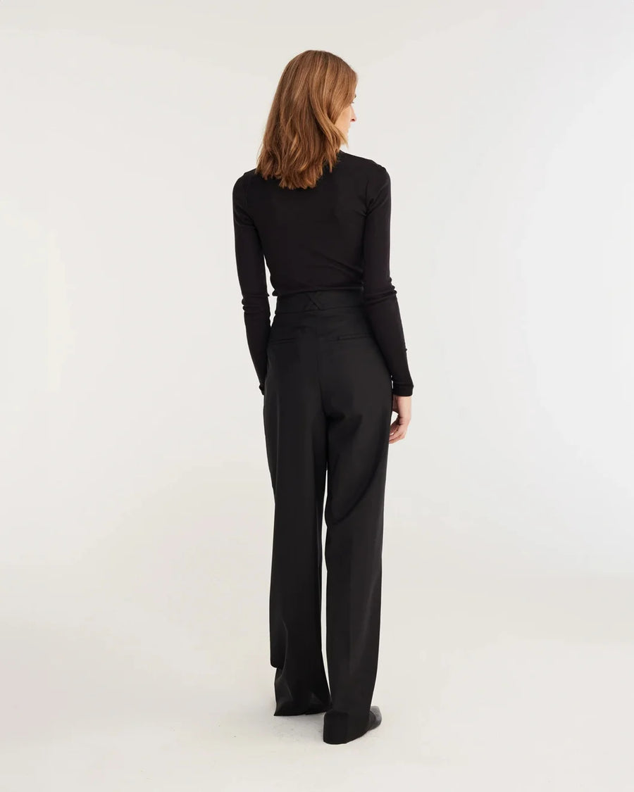 rohe Soft Wool Jersey Long Sleeve black on figure back