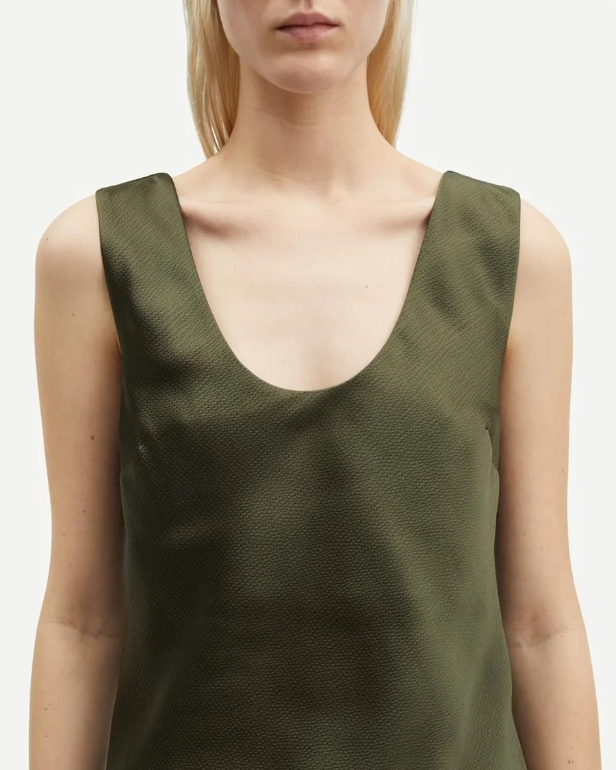 samsoe samsoe Sasumma Top Forest Night green on figure front detail