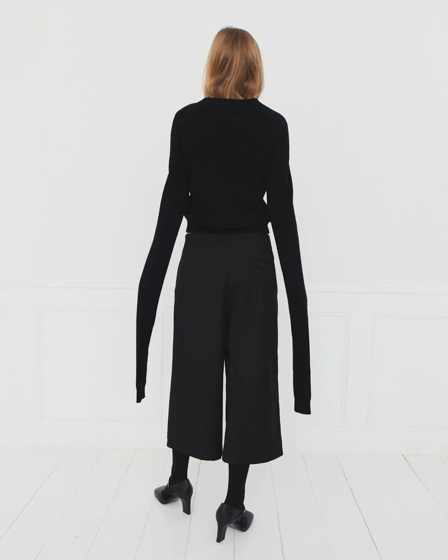 the garment Douglas Culottes black on figure back