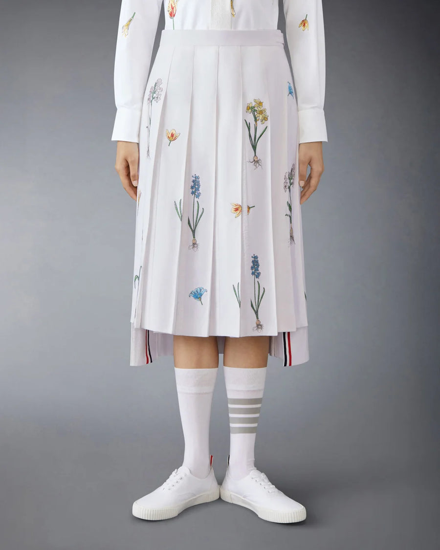 thom browne CLASSIC COTTON LINEN BOTANICAL FLOWER PLEATED SKIRT on figure front