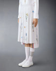 thom browne CLASSIC COTTON LINEN BOTANICAL FLOWER PLEATED SKIRT on figure side