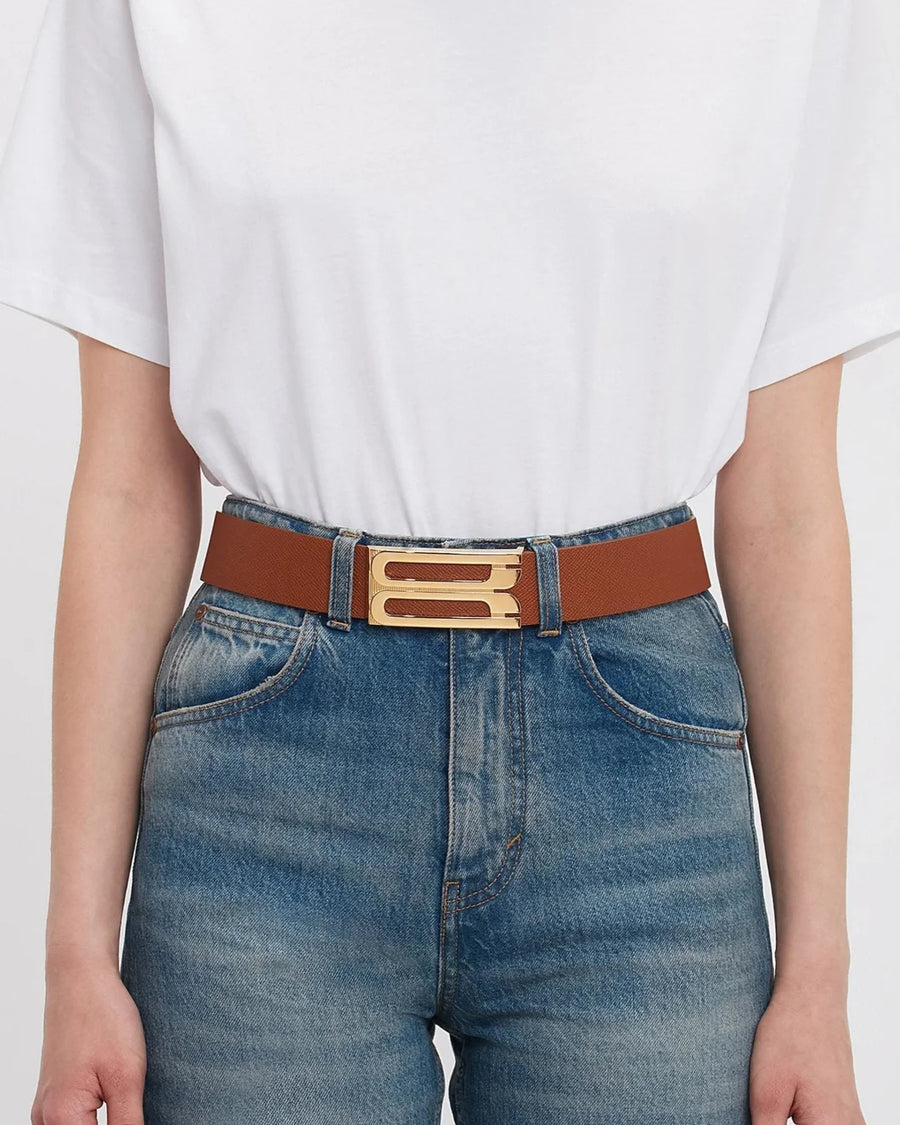 victoria beckham Jumbo BBuckle Belt tan on figure